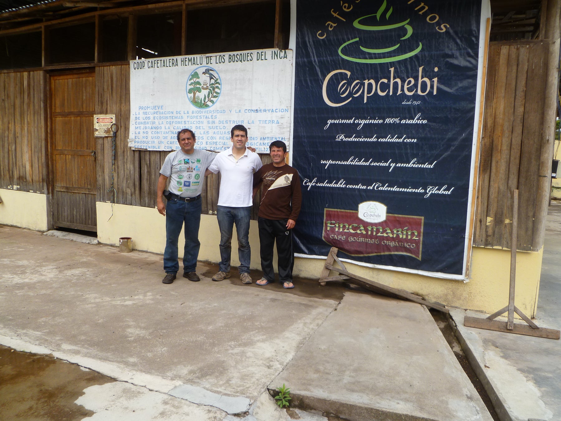 Renaud avec les producteurs de la Coopchebi